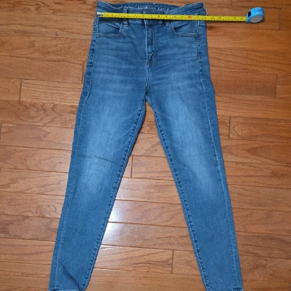 American Eagle Outfitters Skinny Jeans in Medium Blue Wash - Picture 3 of 7